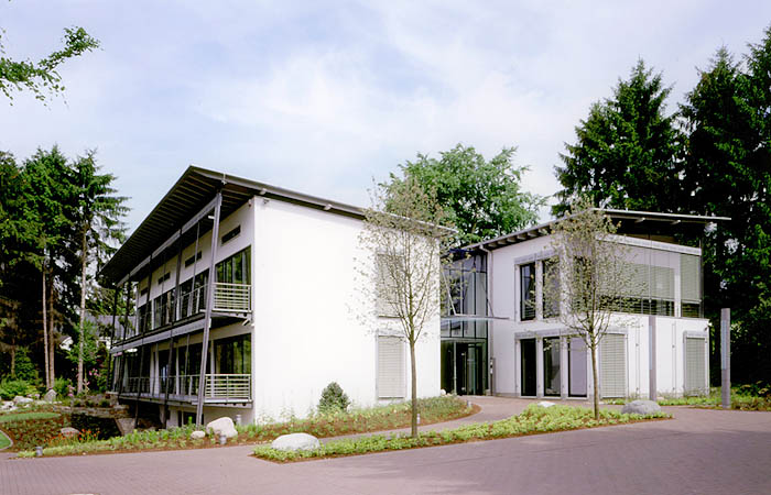 Verwaltungsgebäude, Realisierung in 3 Bauabschnitten, Bergisch Gladbach-Bensberg